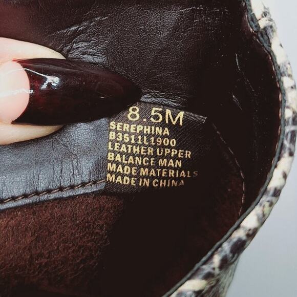 Sam Edelman SERAPHINA Knee High Boots Snake Womens 8.5 Roccia Almond Toe Heel - Picture 4 of 11